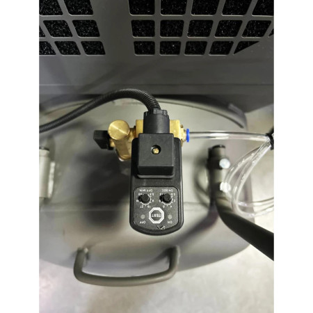 Гвинтовий повітряний компресор 200 л GTM DLG7.5V/inv масляний 380В/інвертор/кожух (DLG7.5V-INV Closed case)