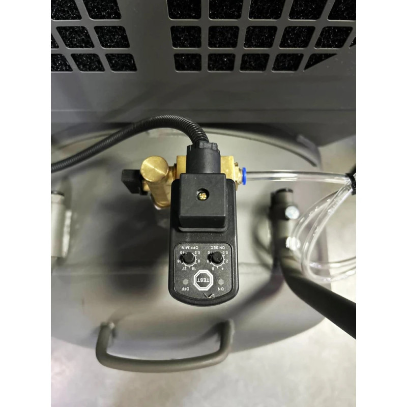 Гвинтовий повітряний компресор 200 л GTM DLG7.5V/inv масляний 380В/інвертор/кожух (DLG7.5V-INV Closed case)